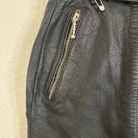 Vintage Black Leather High-Waisted Mini Skirt w/ Belt – Size 7/8 - Picture 3 of 11